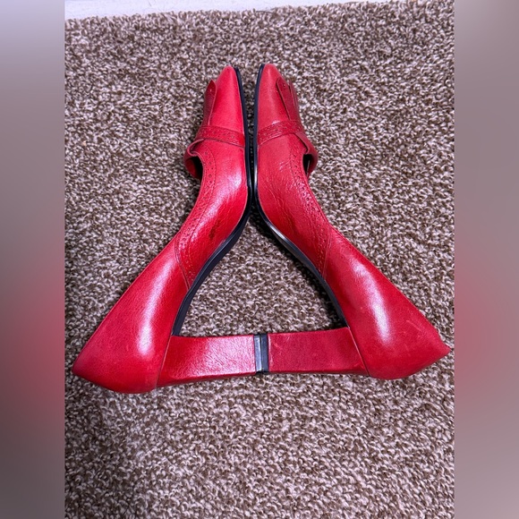 Naturalizer Red Leather Fringe Loafer Heels Pumps Women's Size 8 Brogue Detail - Picture 7 of 9